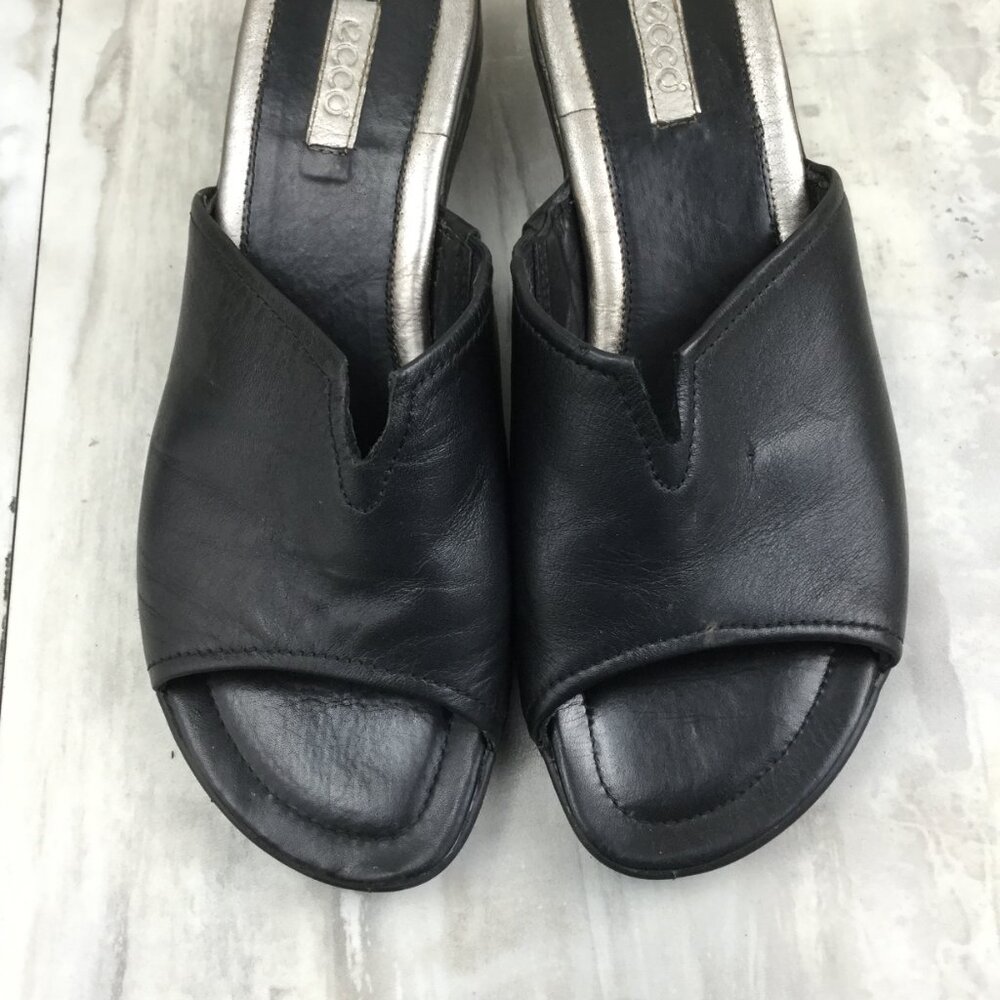 ECCO Black Sandal 38 - Picture 3 of 10